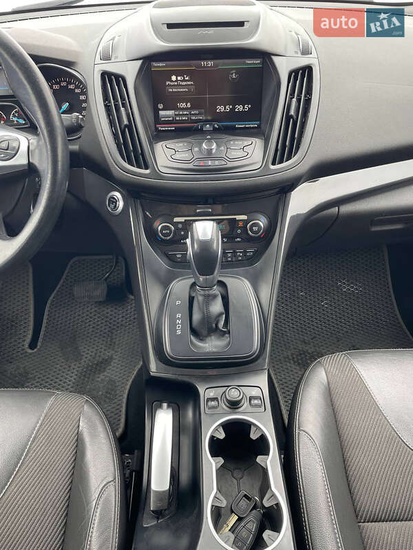 Позашляховик / Кросовер Ford Kuga 2015 в Сумах