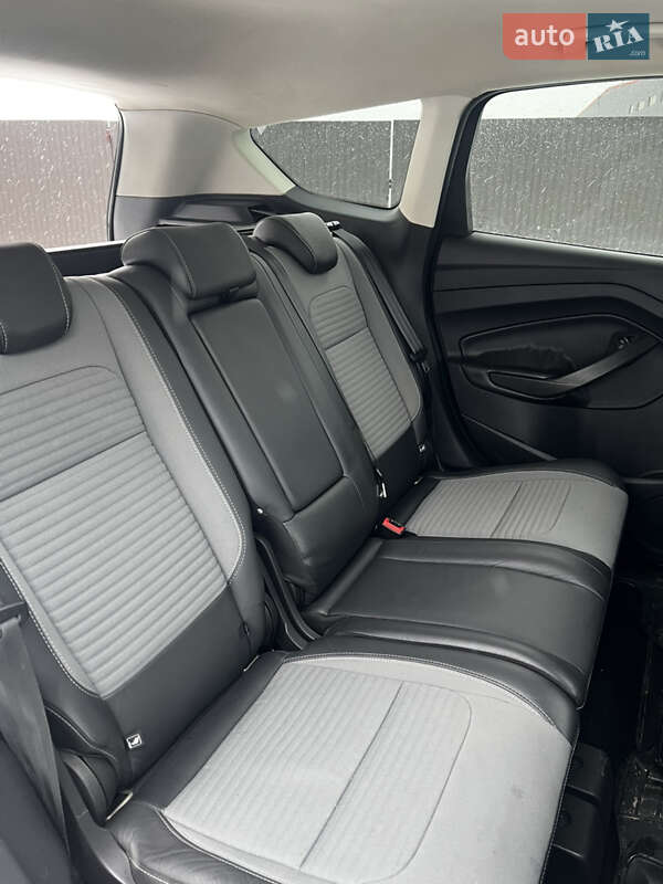 Позашляховик / Кросовер Ford Kuga 2016 в Києві