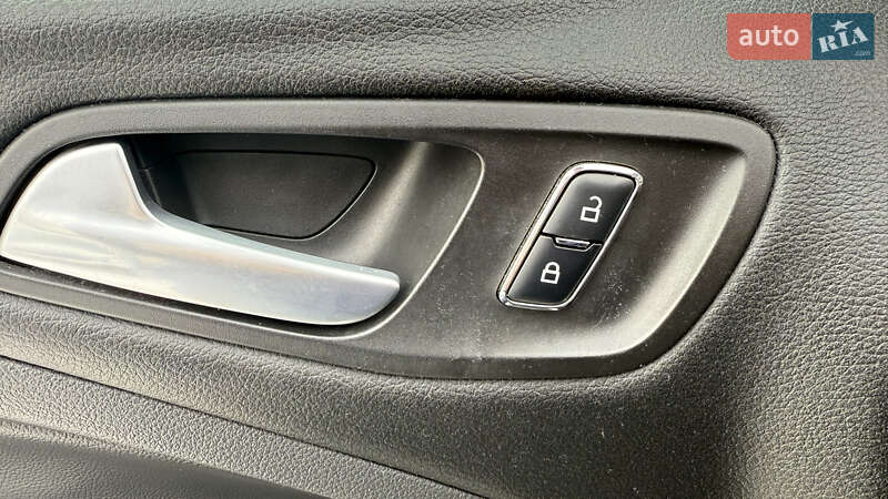 Внедорожник / Кроссовер Ford Kuga 2015 в Луцке