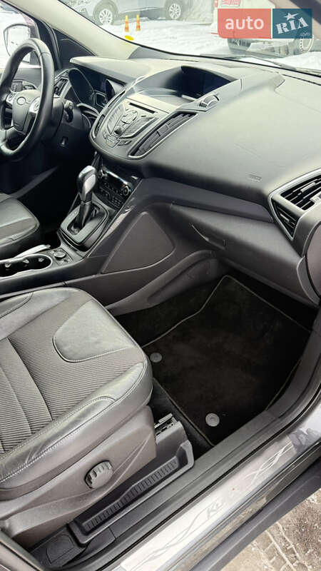 Внедорожник / Кроссовер Ford Kuga 2015 в Луцке