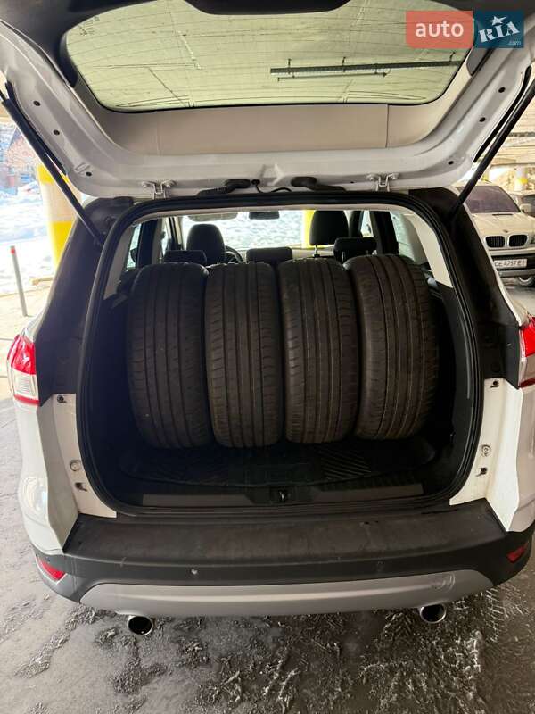 Внедорожник / Кроссовер Ford Kuga 2016 в Львове