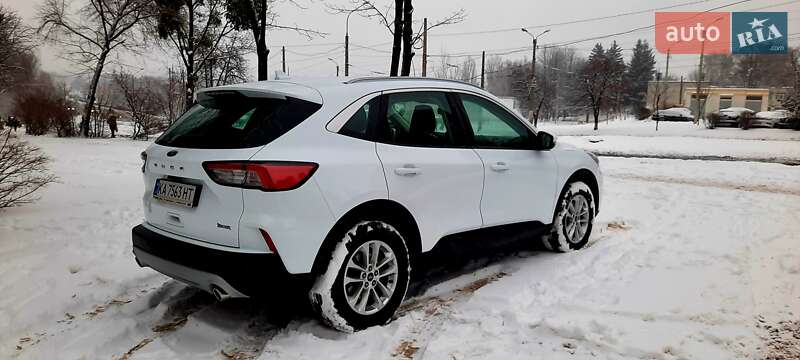 Внедорожник / Кроссовер Ford Kuga 2021 в Харькове