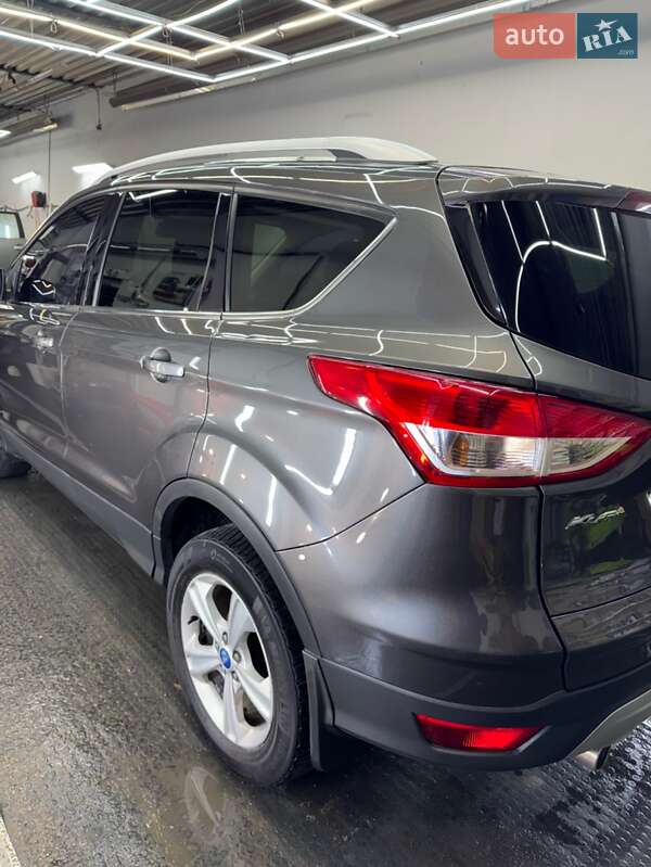 Позашляховик / Кросовер Ford Kuga 2015 в Полтаві