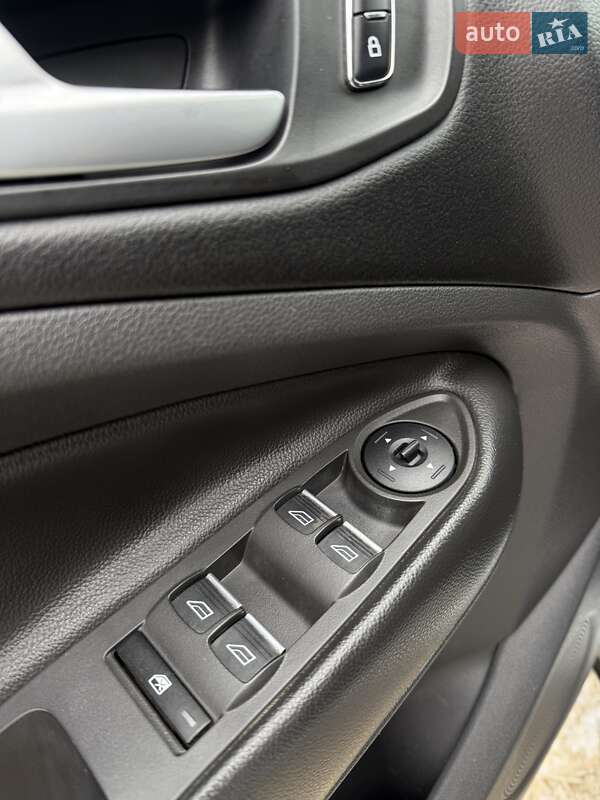 Внедорожник / Кроссовер Ford Kuga 2015 в Сумах фото 20 Внедорожник / Кроссовер Ford Kuga 2015 в Сумах