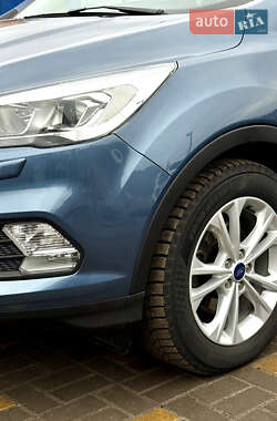 Позашляховик / Кросовер Ford Kuga 2019 в Миколаєві