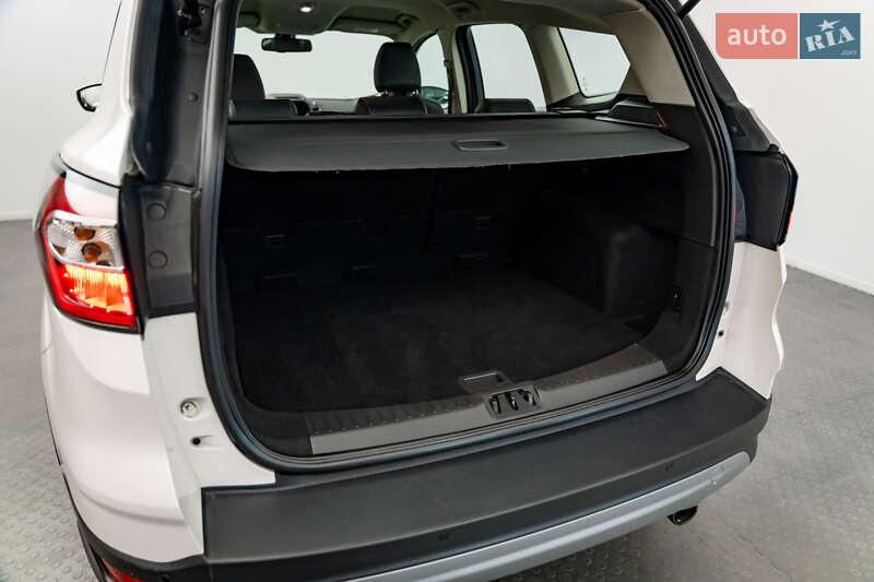 Внедорожник / Кроссовер Ford Kuga 2019 в Киеве