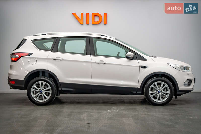 Внедорожник / Кроссовер Ford Kuga 2019 в Киеве