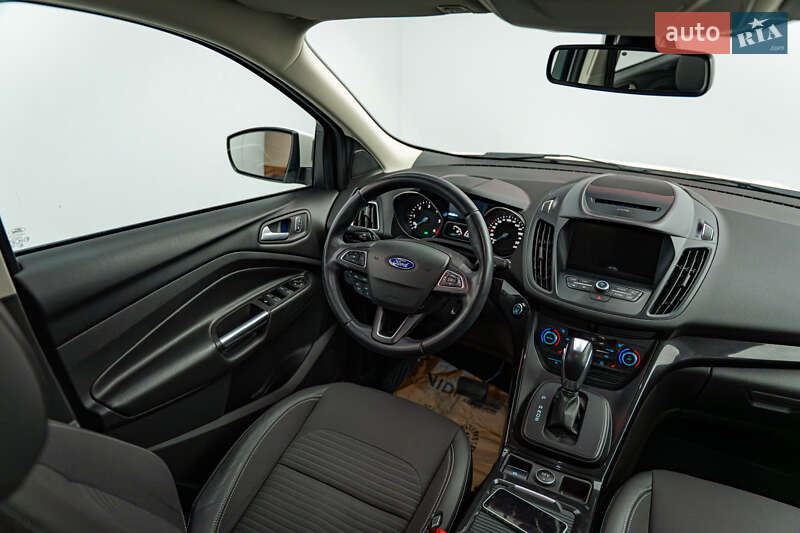 Внедорожник / Кроссовер Ford Kuga 2019 в Киеве