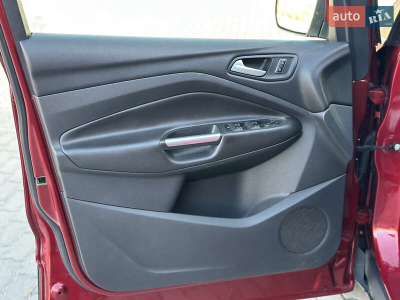 Позашляховик / Кросовер Ford Kuga 2015 в Львові фото 53 Позашляховик / Кросовер Ford Kuga 2015 в Львові