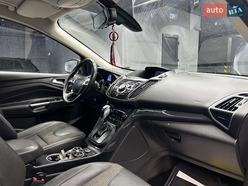 Позашляховик / Кросовер Ford Kuga 2014 в Чернівцях