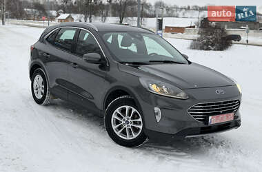 Позашляховик / Кросовер Ford Kuga 2021 в Києві