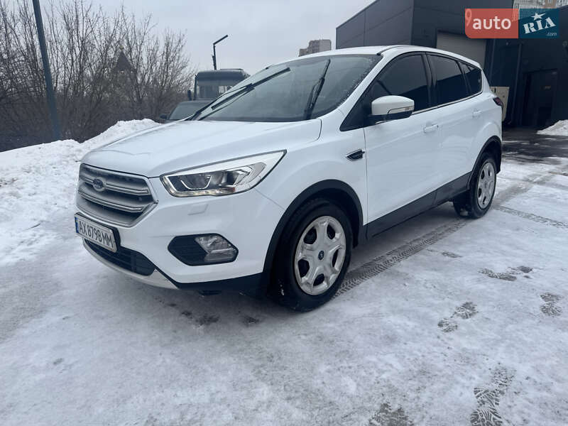Внедорожник / Кроссовер Ford Kuga 2018 в Харькове