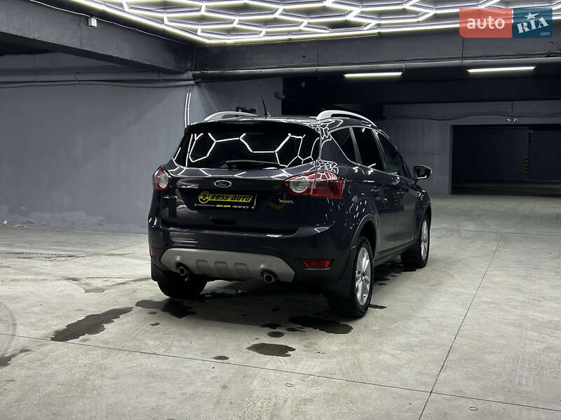 Внедорожник / Кроссовер Ford Kuga 2012 в Черновцах