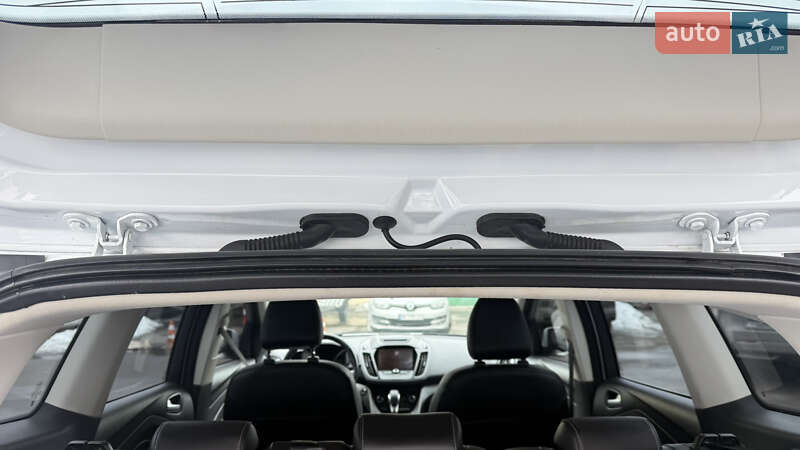 Позашляховик / Кросовер Ford Kuga 2019 в Луцьку