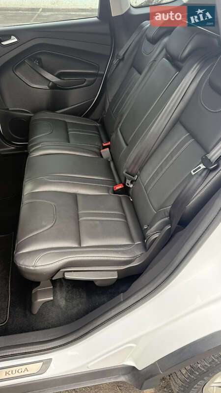 Позашляховик / Кросовер Ford Kuga 2019 в Луцьку