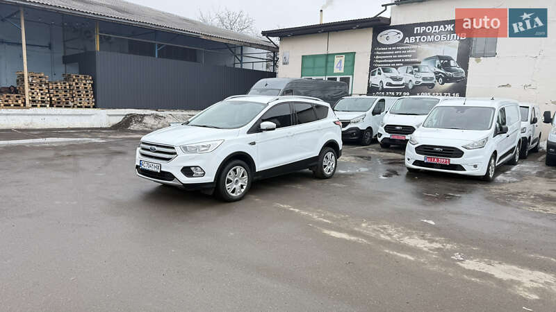 Позашляховик / Кросовер Ford Kuga 2019 в Луцьку
