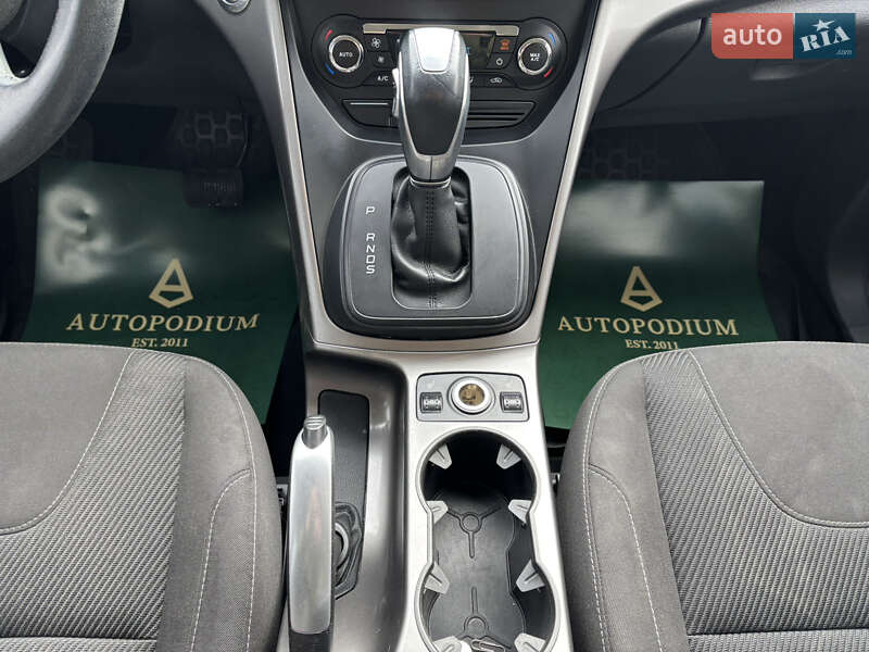 Внедорожник / Кроссовер Ford Kuga 2013 в Киеве