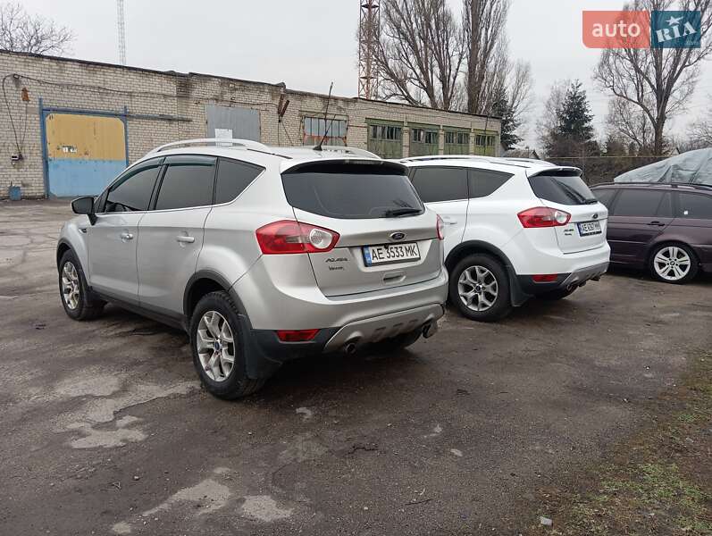 Внедорожник / Кроссовер Ford Kuga 2011 в Першотравенске