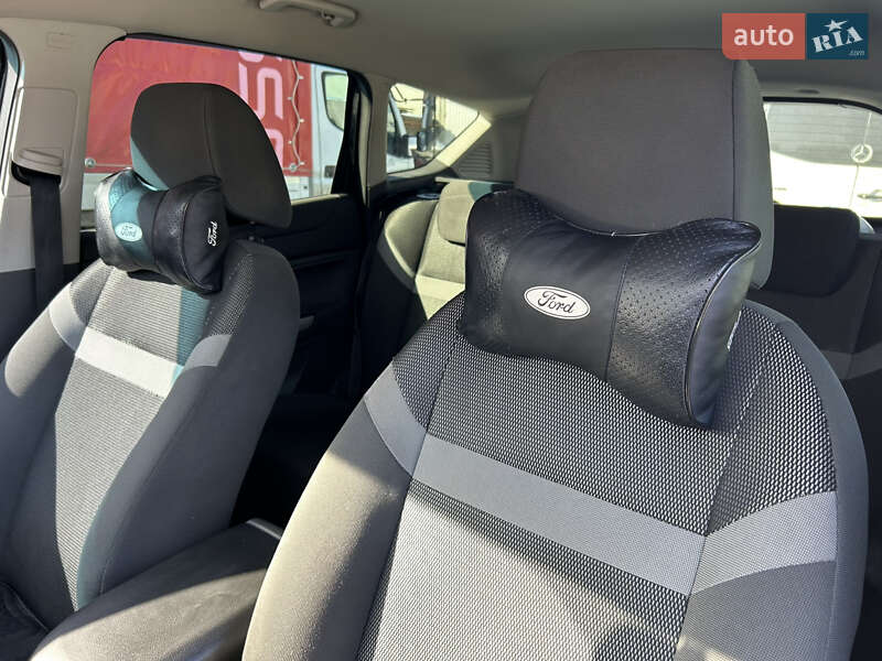 Позашляховик / Кросовер Ford Kuga 2012 в Сумах