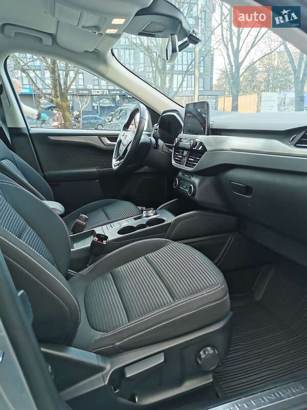 Внедорожник / Кроссовер Ford Kuga 2020 в Ужгороде