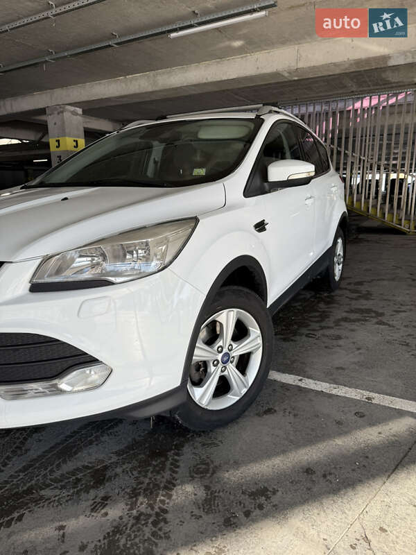 Позашляховик / Кросовер Ford Kuga 2016 в Львові