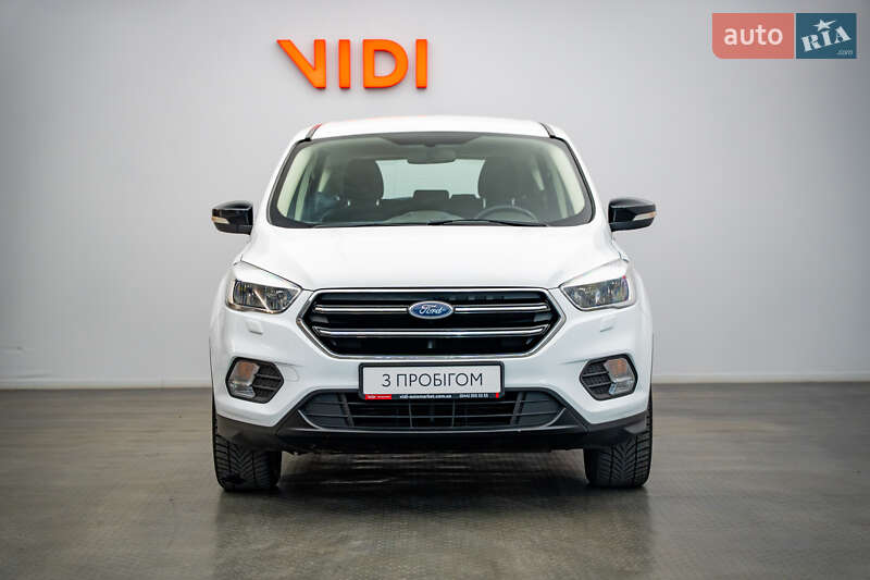 Внедорожник / Кроссовер Ford Kuga 2017 в Киеве