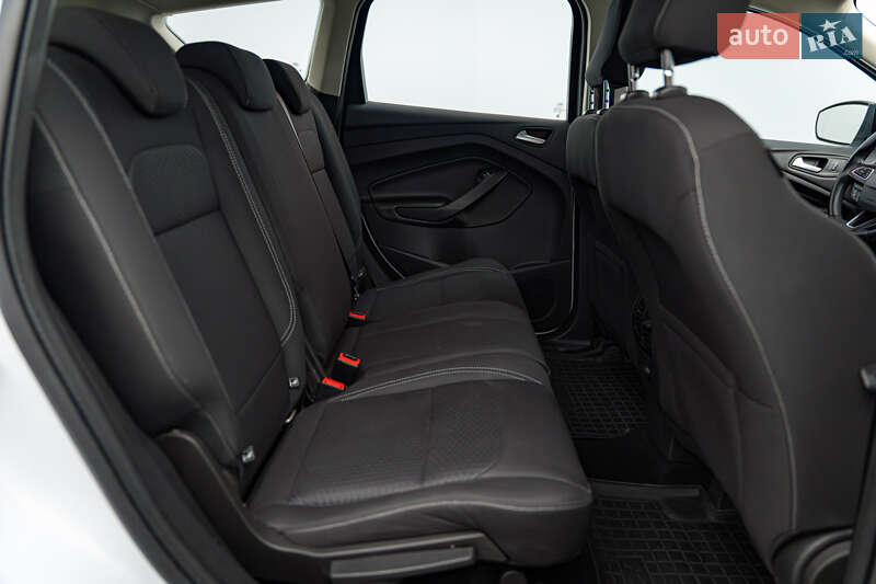 Внедорожник / Кроссовер Ford Kuga 2017 в Киеве