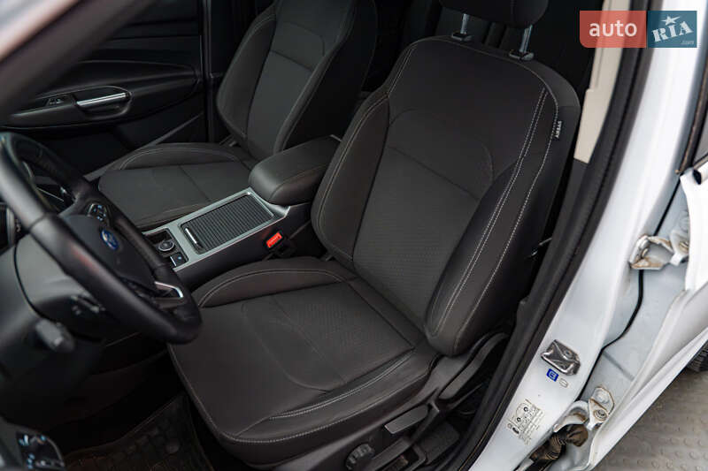 Внедорожник / Кроссовер Ford Kuga 2017 в Киеве