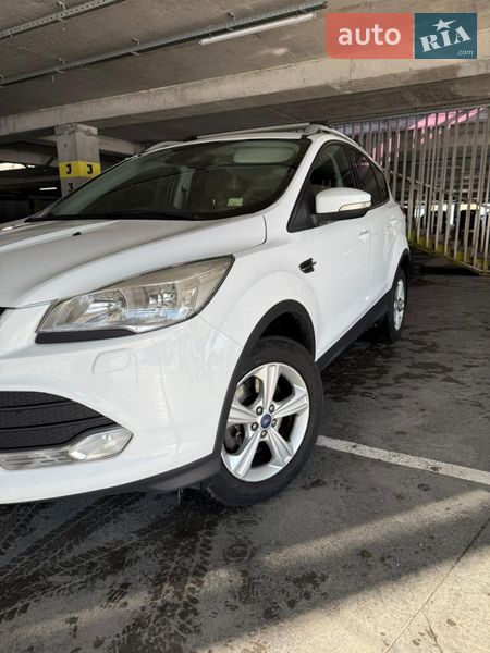 Позашляховик / Кросовер Ford Kuga 2016 в Львові