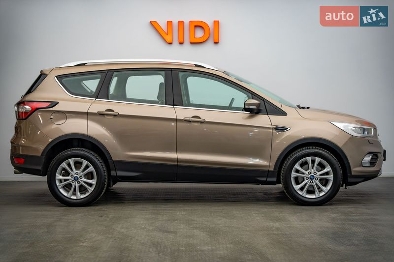 Позашляховик / Кросовер Ford Kuga 2019 в Києві