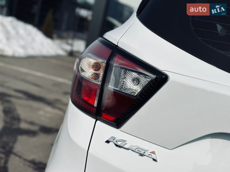 Внедорожник / Кроссовер Ford Kuga 2017 в Кременчуге