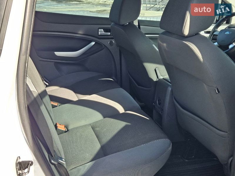 Позашляховик / Кросовер Ford Kuga 2011 в Києві