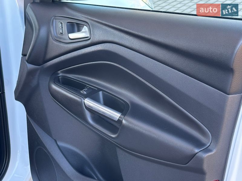 Позашляховик / Кросовер Ford Kuga 2018 в Житомирі