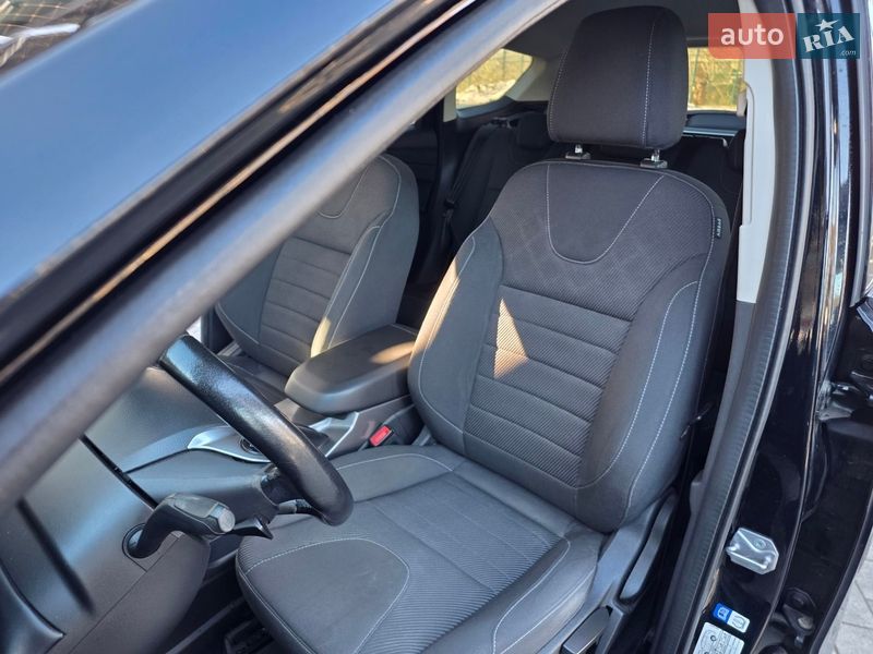 Внедорожник / Кроссовер Ford Kuga 2015 в Львове