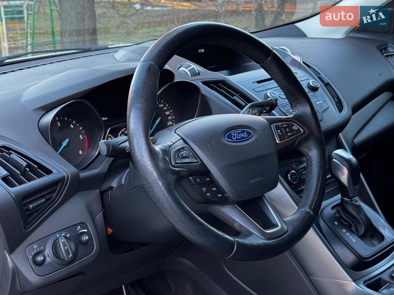 Внедорожник / Кроссовер Ford Kuga 2017 в Киеве