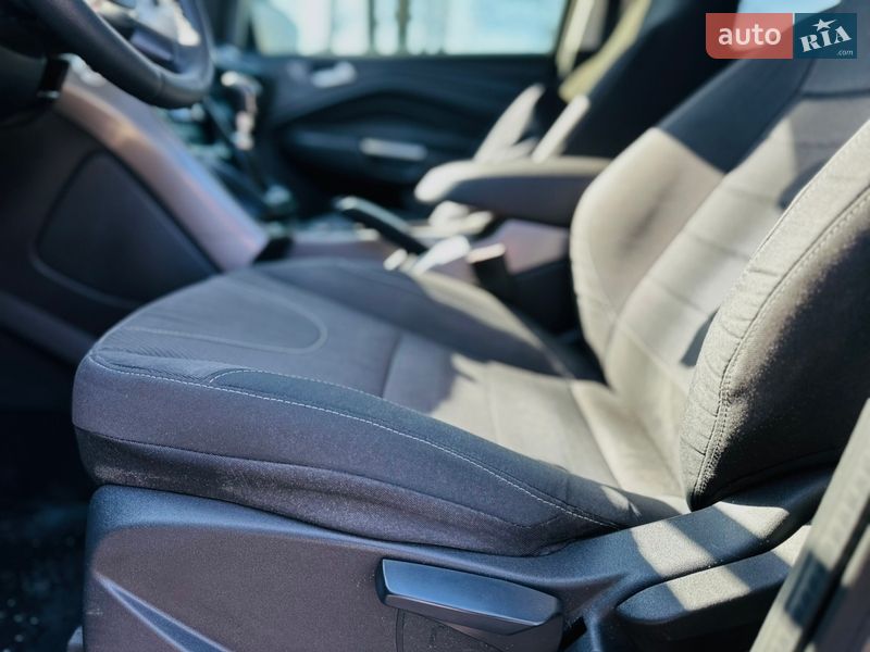 Позашляховик / Кросовер Ford Kuga 2013 в Києві фото 12 Позашляховик / Кросовер Ford Kuga 2013 в Києві