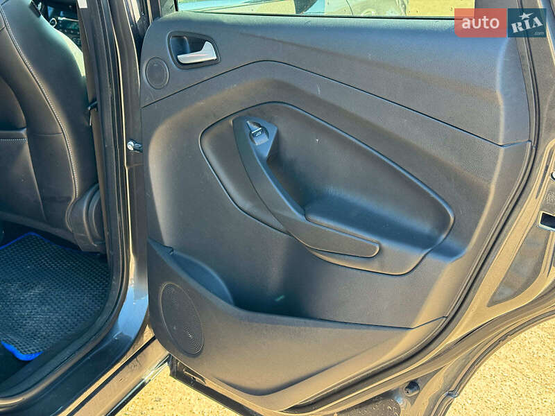 Внедорожник / Кроссовер Ford Kuga 2015 в Виннице
