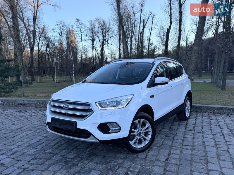 Позашляховик / Кросовер Ford Kuga 2019 в Києві