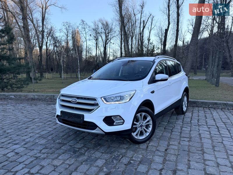 Позашляховик / Кросовер Ford Kuga 2019 в Києві