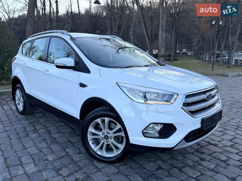 Позашляховик / Кросовер Ford Kuga 2019 в Києві