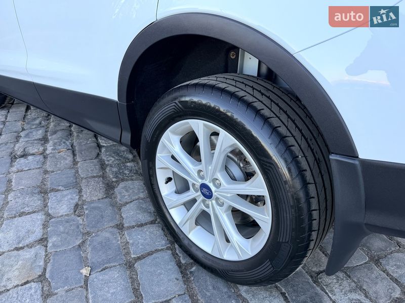 Позашляховик / Кросовер Ford Kuga 2019 в Києві