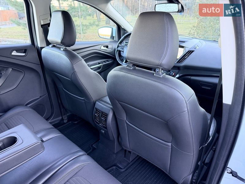 Позашляховик / Кросовер Ford Kuga 2019 в Києві