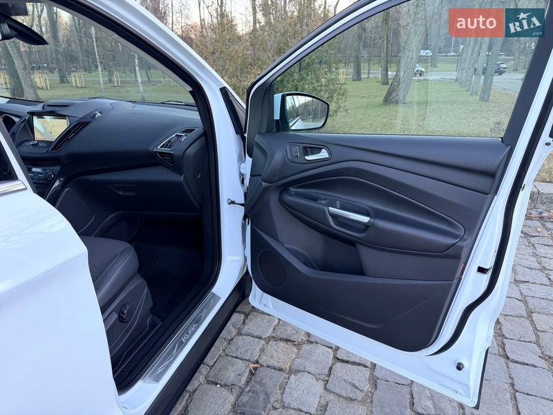 Позашляховик / Кросовер Ford Kuga 2019 в Києві