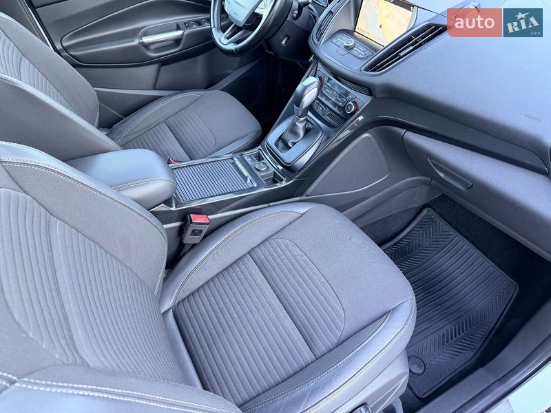 Позашляховик / Кросовер Ford Kuga 2019 в Києві