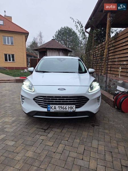 Позашляховик / Кросовер Ford Kuga 2021 в Києві
