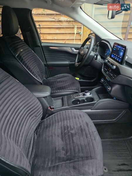 Позашляховик / Кросовер Ford Kuga 2021 в Києві