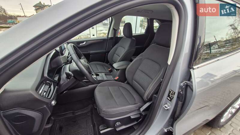 Внедорожник / Кроссовер Ford Kuga 2020 в Львове