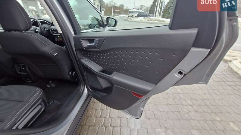Внедорожник / Кроссовер Ford Kuga 2020 в Львове