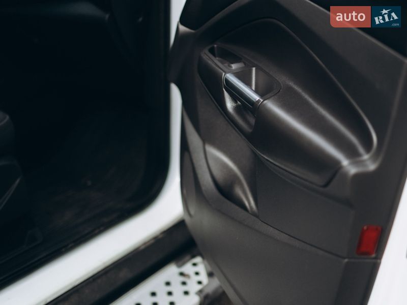 Позашляховик / Кросовер Ford Kuga 2013 в Оратові фото 16 Позашляховик / Кросовер Ford Kuga 2013 в Оратові