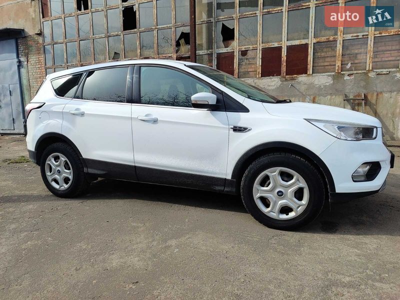 Позашляховик / Кросовер Ford Kuga 2017 в Білій Церкві